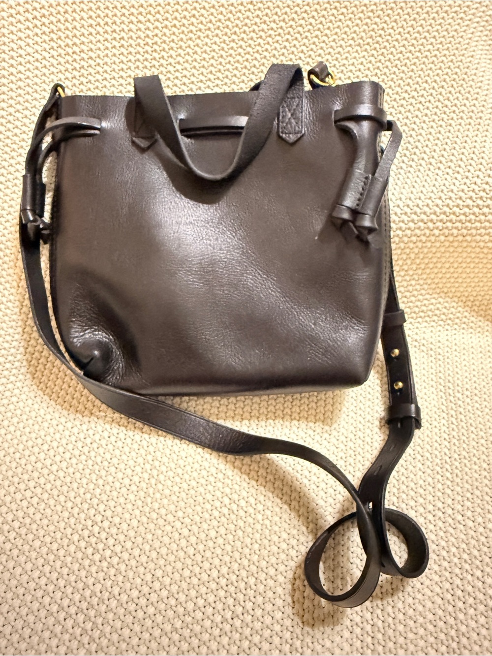 Madewell Small Drawstring
Transport Crossbody Bag